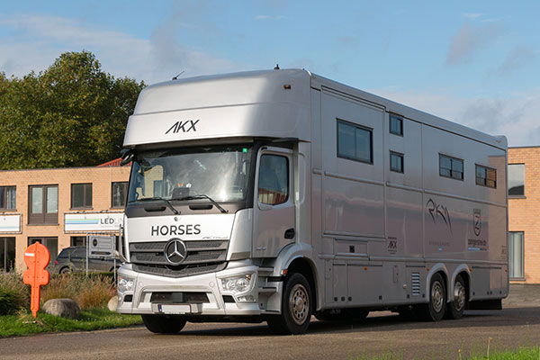 Mercedes Actros 963 Paardenwagen 6 paarden - Reydams wagenbouw